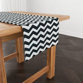Caminho de Mesa Impermeável Belize Chevron Preto