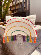 Capa de Almofada Algodão Baguete Bordada Pompom Arco Íris 30x50cm