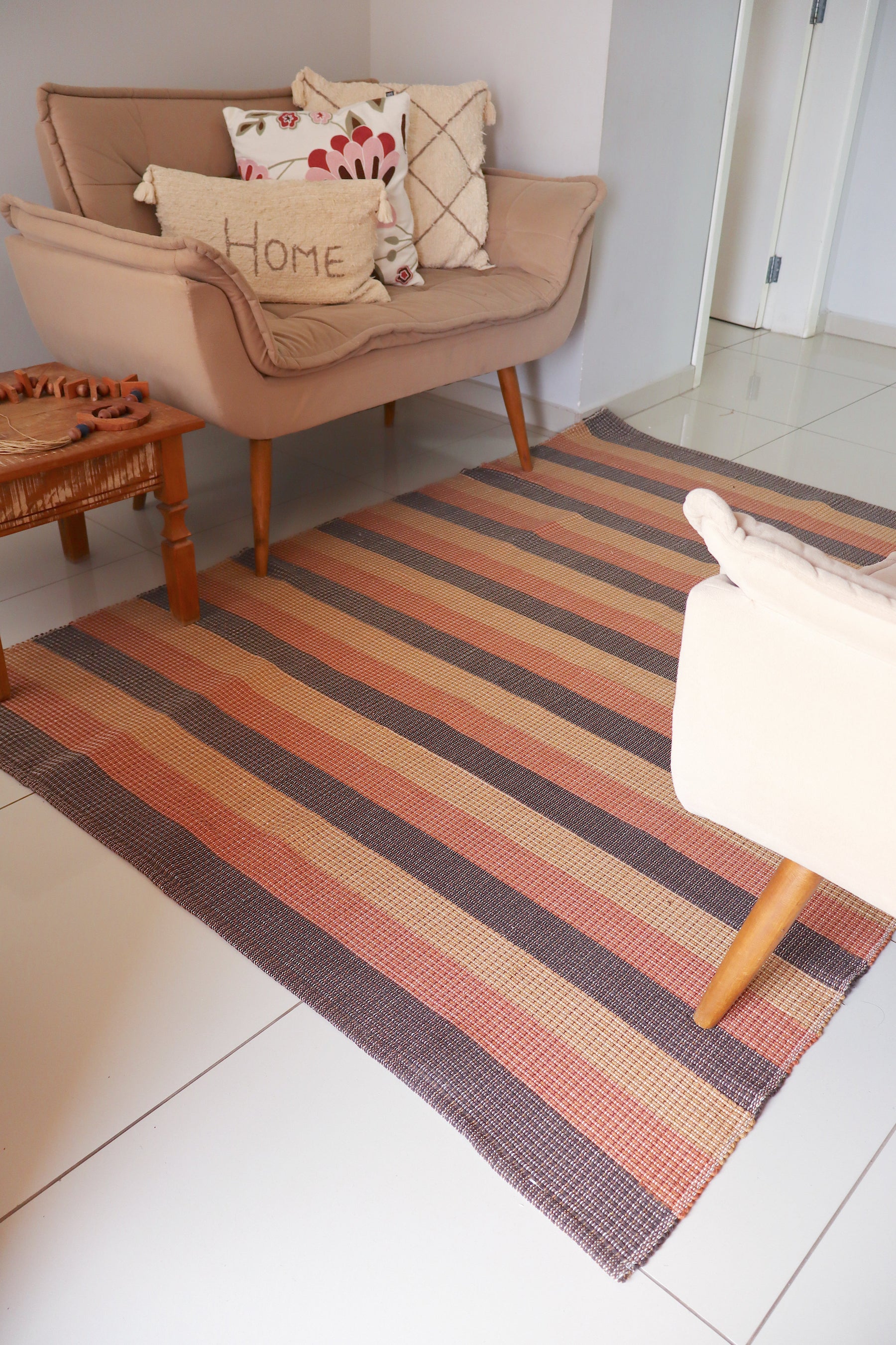 Tapete em Linha Listrado Terracota, Marrom e Café com Leite 2,00x2,50m