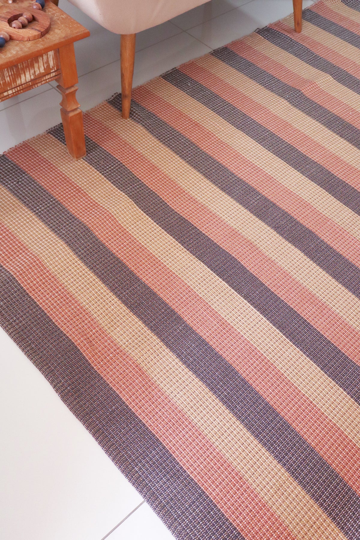 Tapete em Linha Listrado Terracota, Marrom e Café com Leite 2,00x2,50m