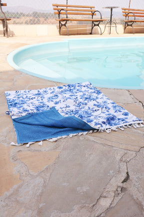 Toalha Canga Dupla Face com Tecido Impermeável Belize Floral Azul