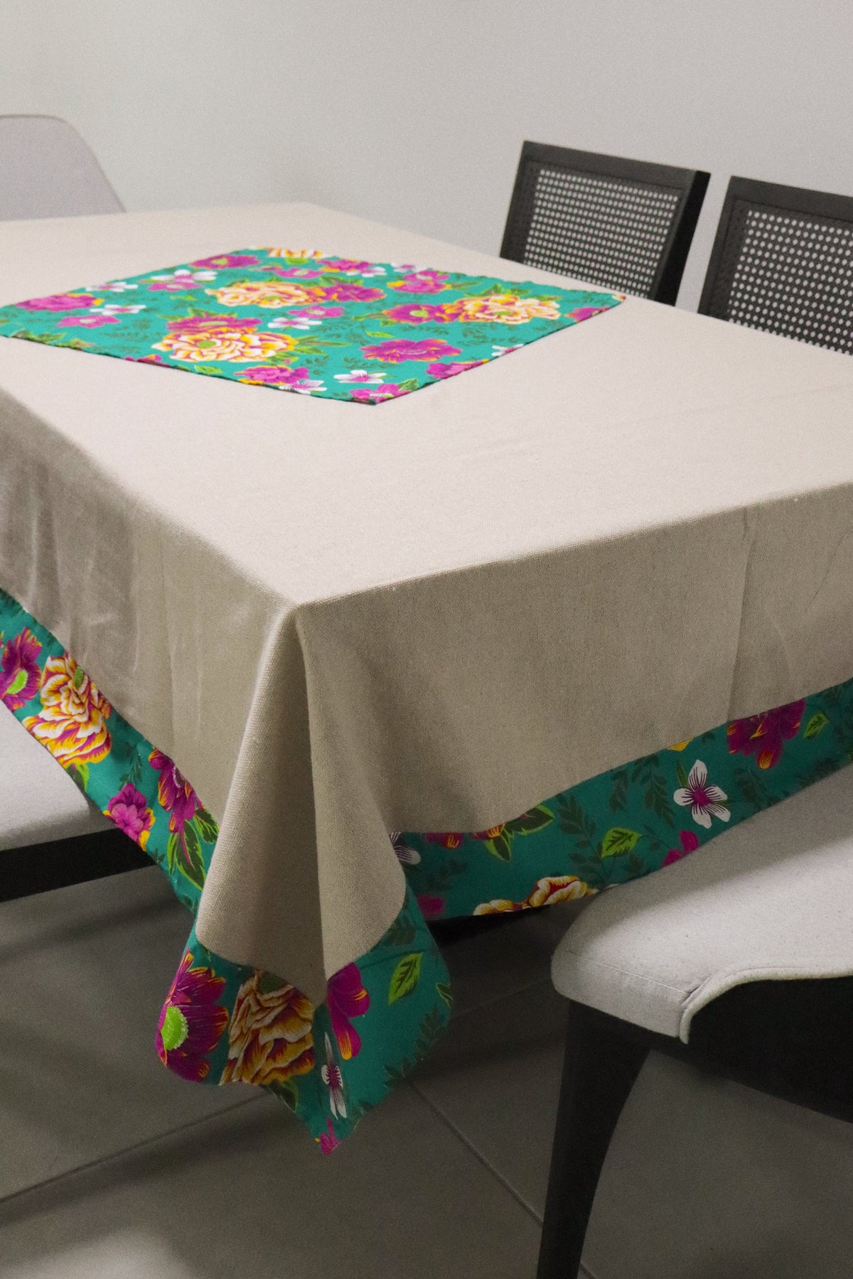 Toalha De Mesa Chita com Composê Tifanny e Café com Leite 1,5mx2,2m