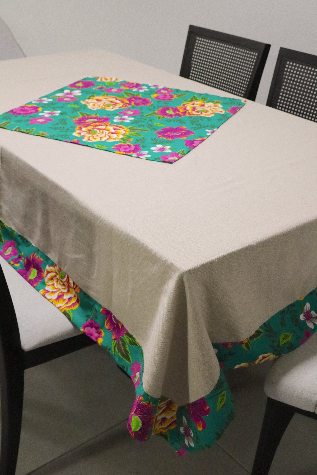 Toalha De Mesa Chita com Composê Tifanny e Café com Leite 1,5mx3,0m