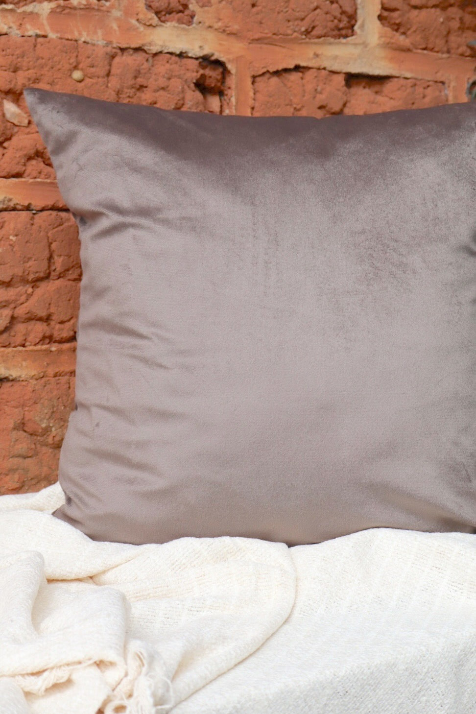 Capa de Almofada Suede Lisa Cinza Escuro 45x45