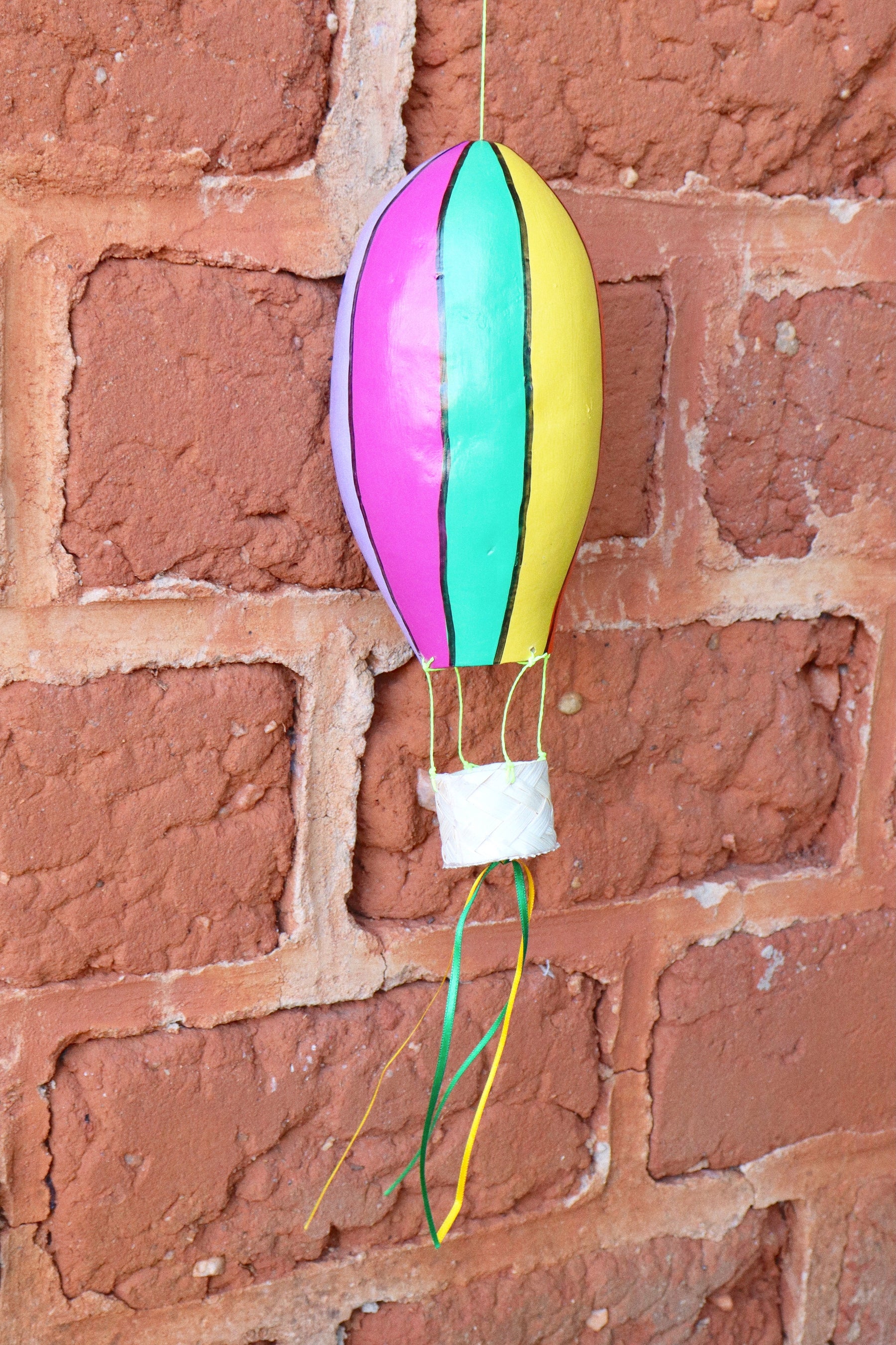 Móbile Balão em Cabaça Colorido Listras