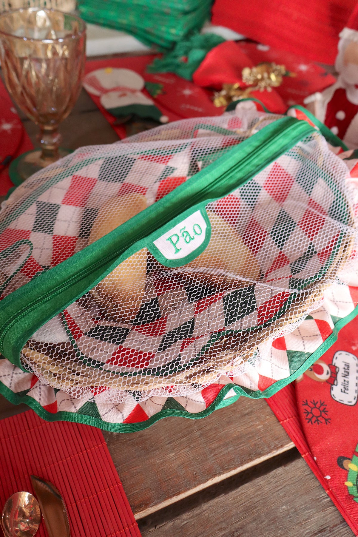 Cesta Porta Pão Bambu com Zíper Xadrez Vermelha e Verde