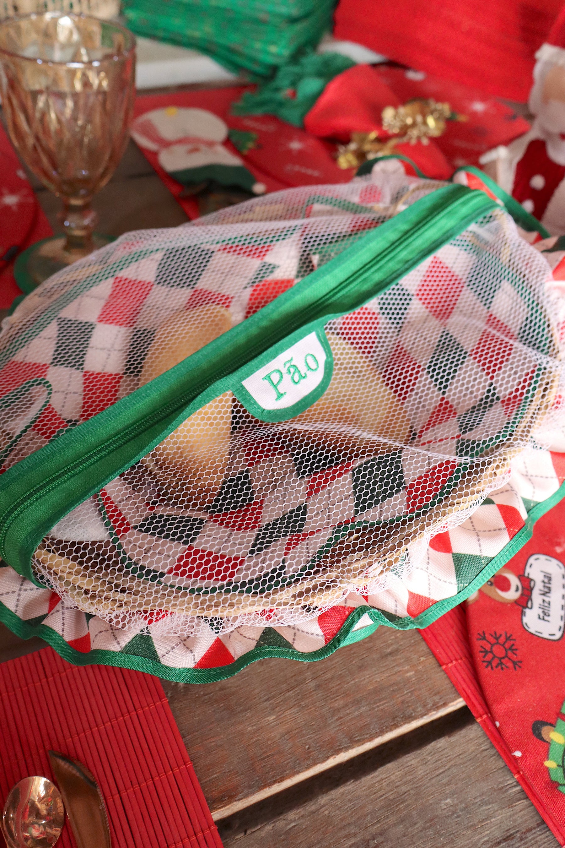 Cesta Porta Pão Bambu com Zíper Xadrez Vermelha e Verde