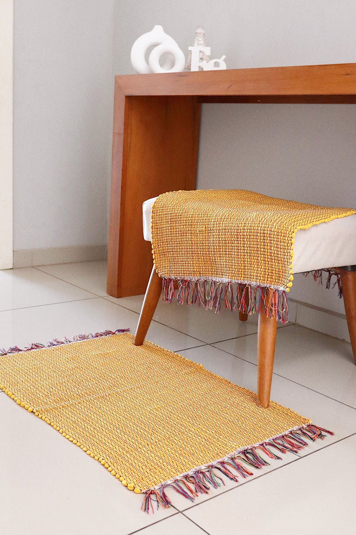 Par de Tapete de Malha Amarelo Liso