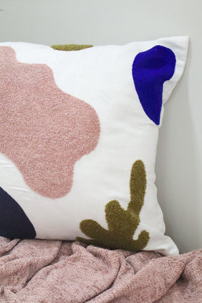 Capa de Almofada Bordada em Linho 45x45 Rosa e Azul