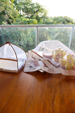 Kit Tule Cobre Alimentos 72x72cm + Cobre Bolo 30x30cm Poá Branco com Marrom