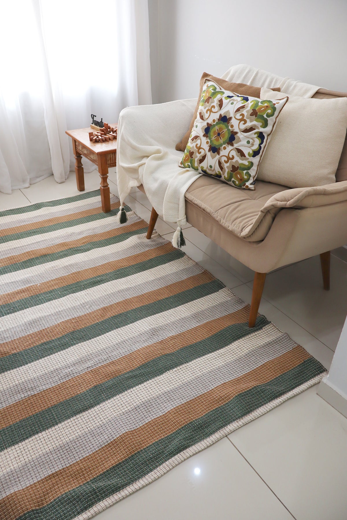 Tapete em Linha Listrado Verde e Marrom 1,50x2,00m