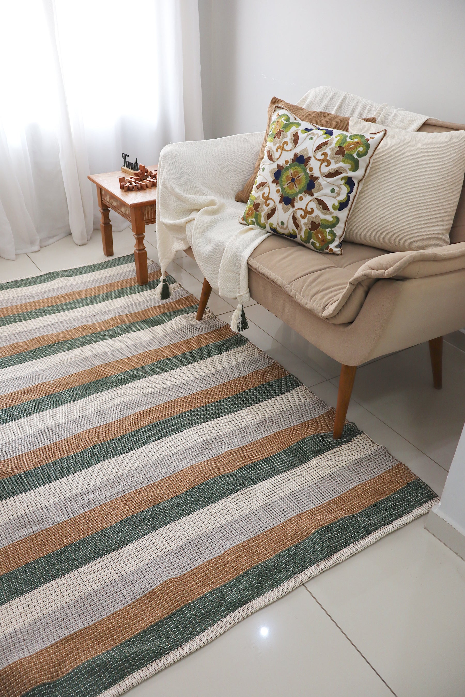 Tapete em Linha Listrado Verde e Marrom 2,00x3,00m