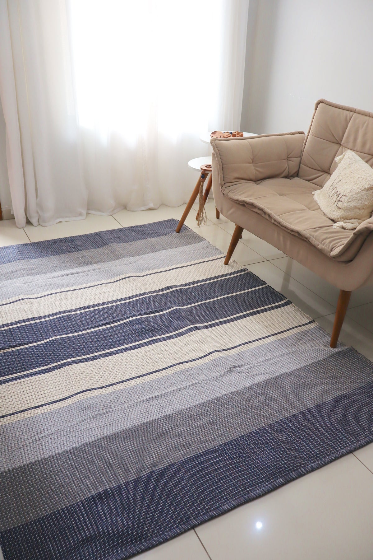 Tapete em Linha Listrado Azul e Cru 2,00x2,50m