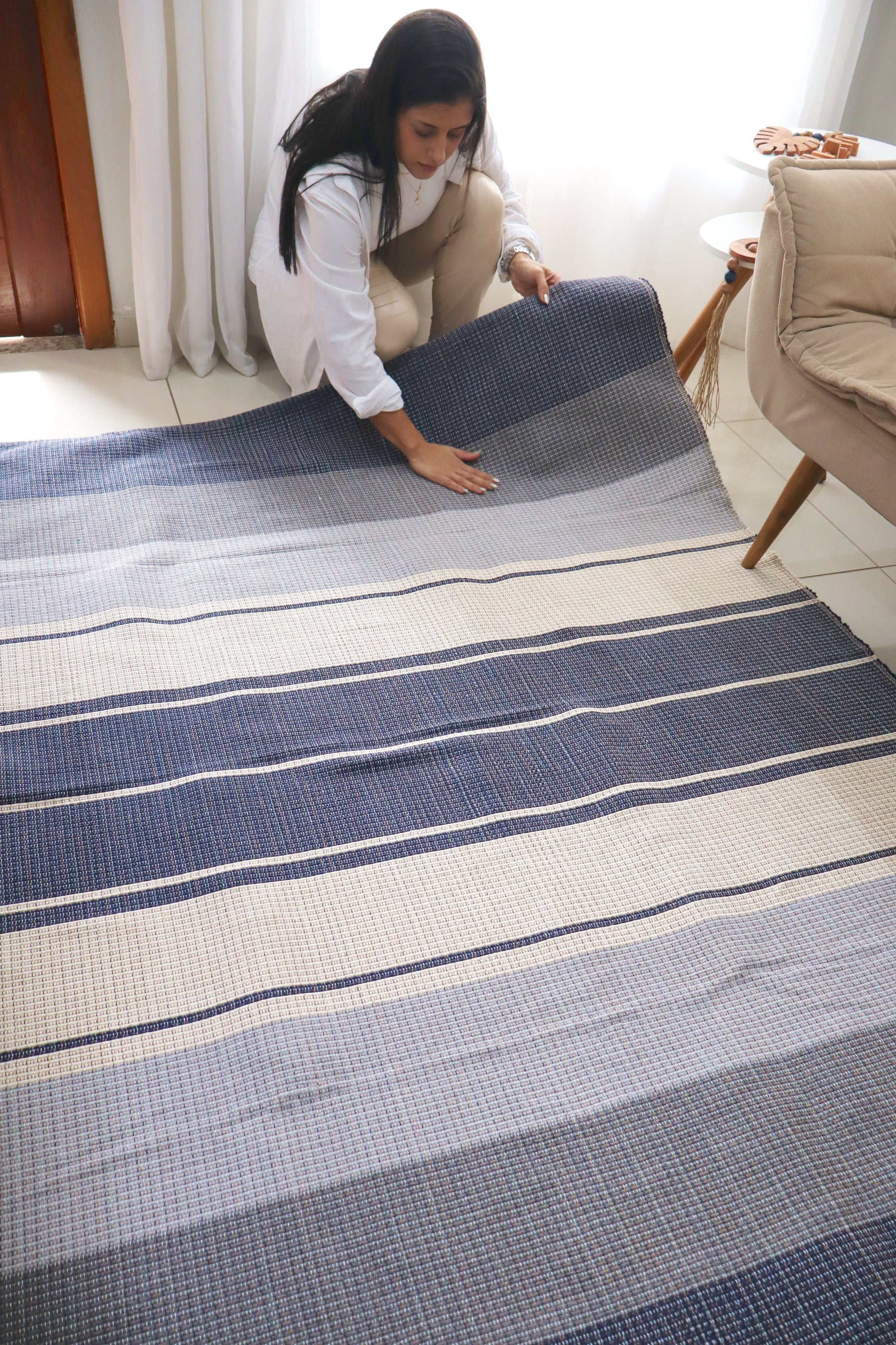 Tapete em Linha Listrado Azul e Cru 2,00x3,00m