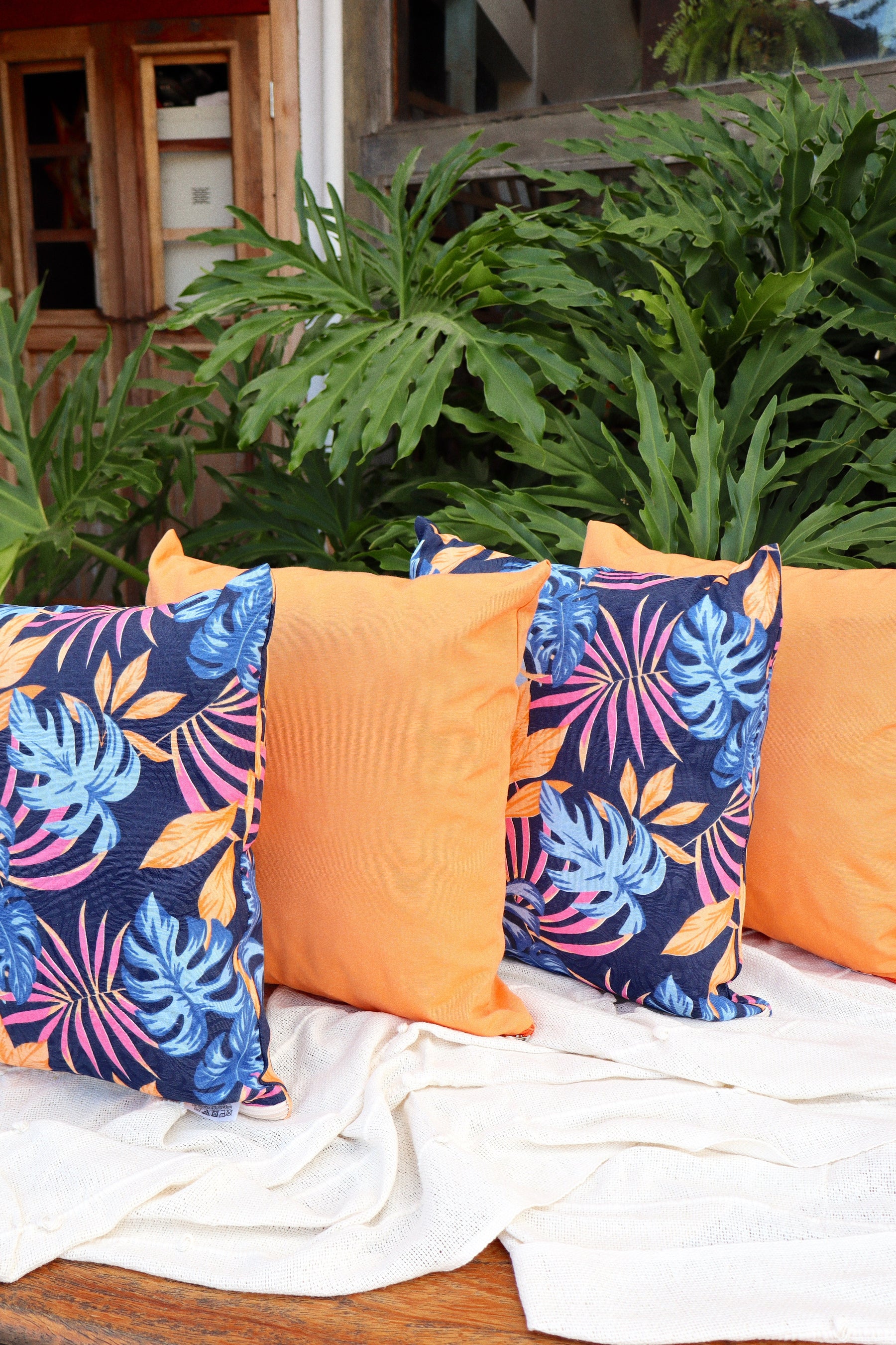Kit 4x Almofadas Completas Folhas Azul e Laranja