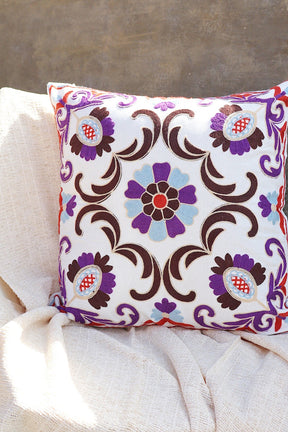 Capa de Almofada Bordada em Linho 45x45 Roxa e Marrom