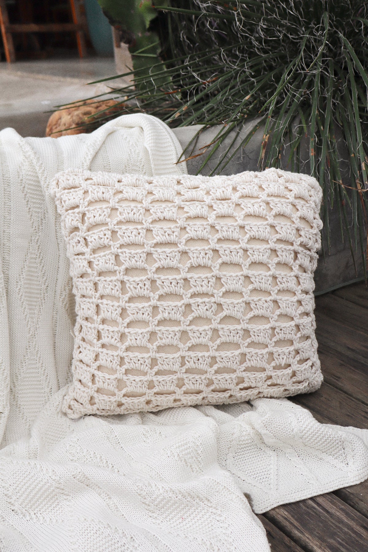 Capa de Almofada Boho Trançada Crochê Cru EST003 45x45