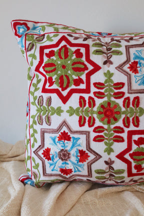 Capa de Almofada Bordada em Linho Indiana 45x45 EST05