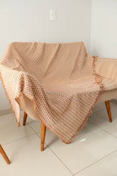 Manta para Sofá em Renda Caramelo 1,20x1,70m