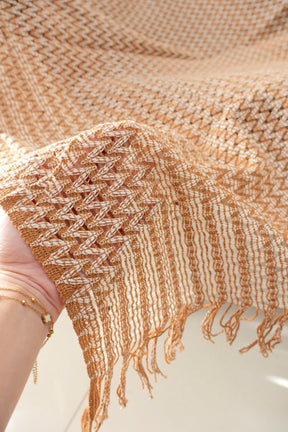 Manta para Sofá em Renda Caramelo 1,20x1,70m