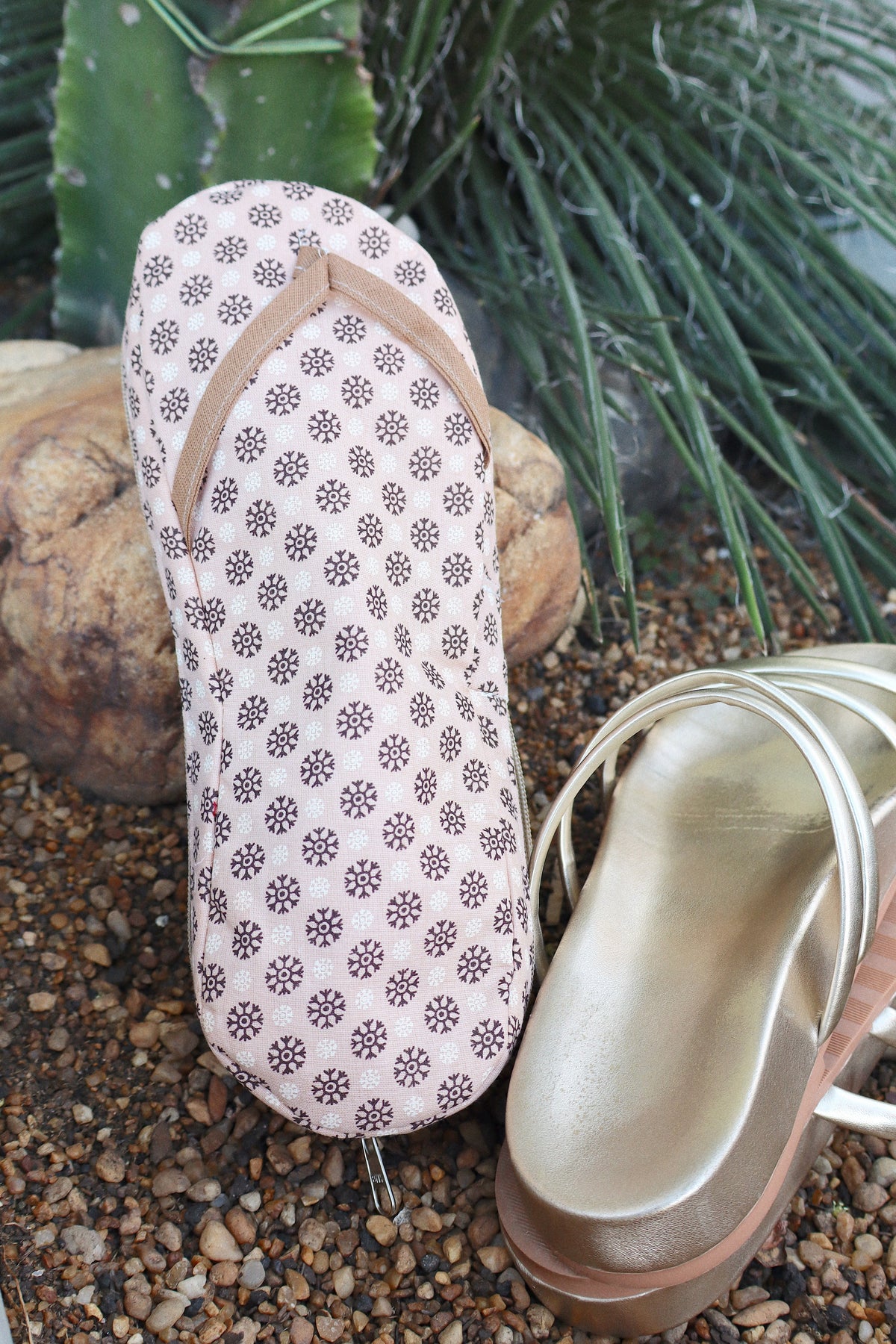 Necessaire Porta Chinelos Bege