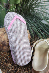 Necessaire Porta Chinelos Estampado com Rosa Claro