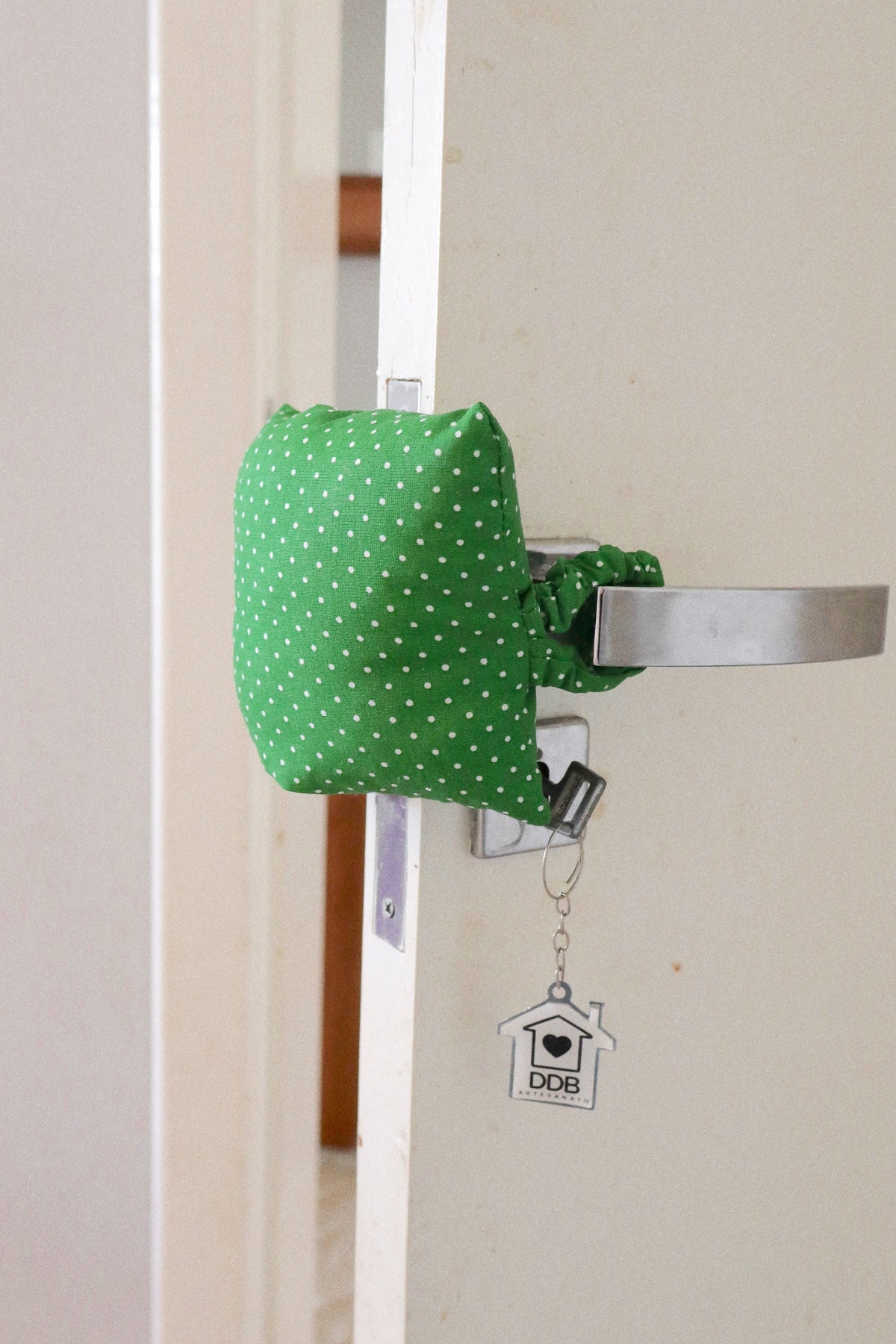 Protetor de Porta  “Não Bate a Porta” Poá Verde