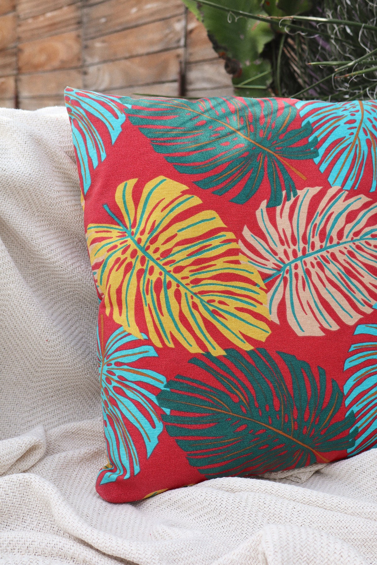 Capa de Almofada em Gorgurinho Flores Vermelha 45x45