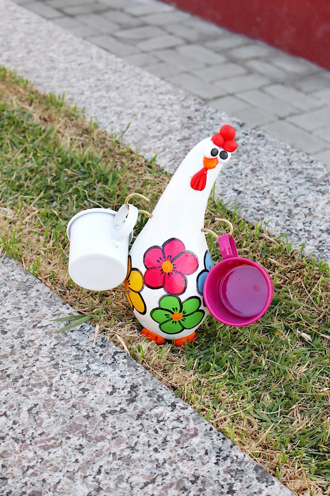Galinha Porta Caneca em Cabaça Branca