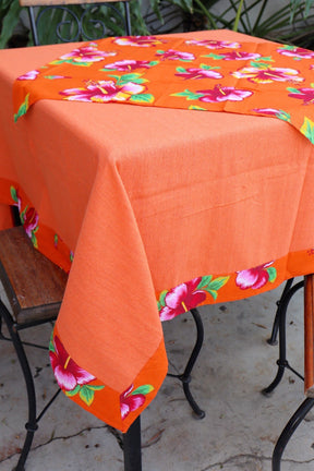 Toalha de Mesa com Barra de Chita Laranja com Composê 1,5mx1,5m