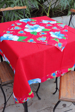 Toalha de Mesa com Barra de Chita Vermelha com Composê 1,10x1,10m