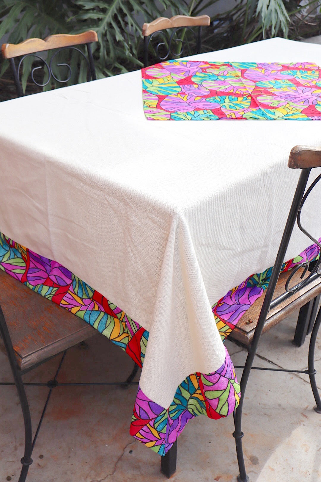 Toalha De Mesa Chita com Composê Vermelha Colorida Geométrica 1,5mx3,0m