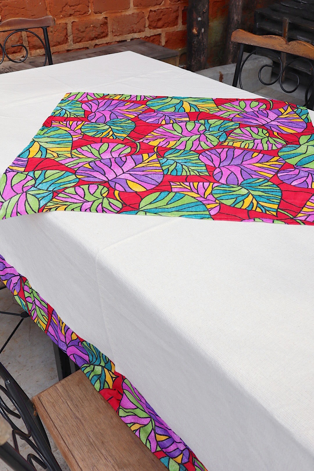 Toalha De Mesa Chita com Composê Vermelha Colorida Geométrica 1,5mx3,0m