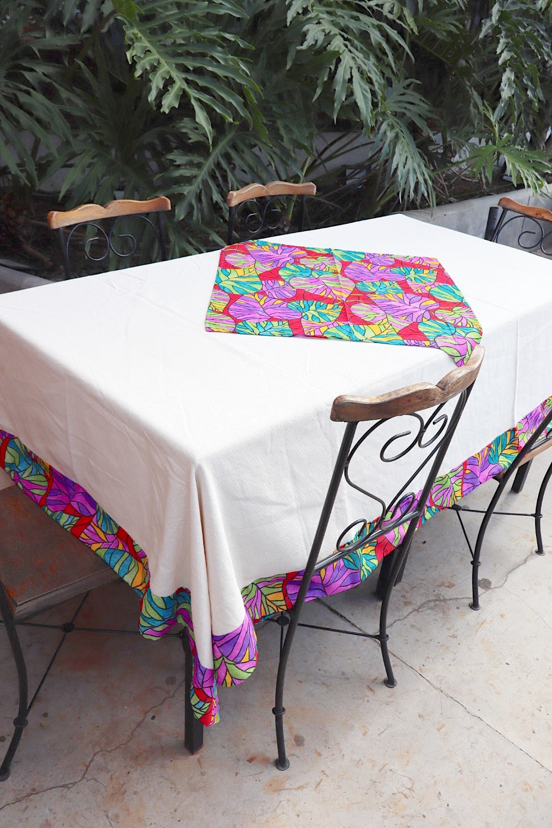 Toalha De Mesa Chita com Composê Vermelha Colorida Geométrica 1,5mx3,0m