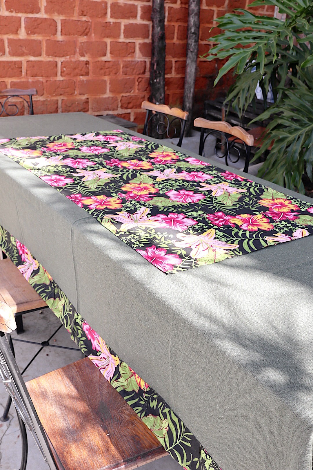 Toalha De Mesa Chita com Composê Verde e Preta 1,5mx4,0m