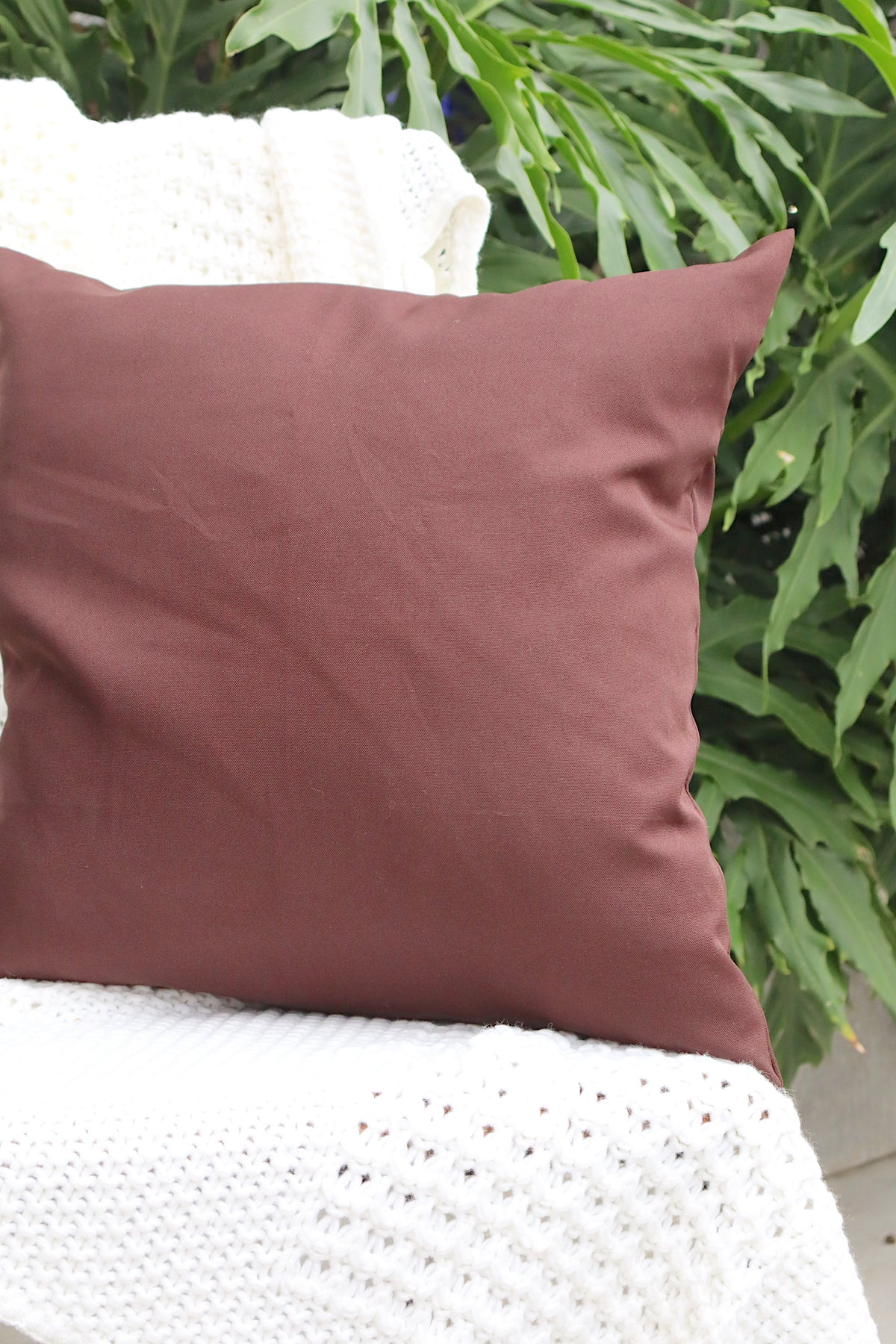 Capa de Almofada Oxford Lisa Marrom 65x65