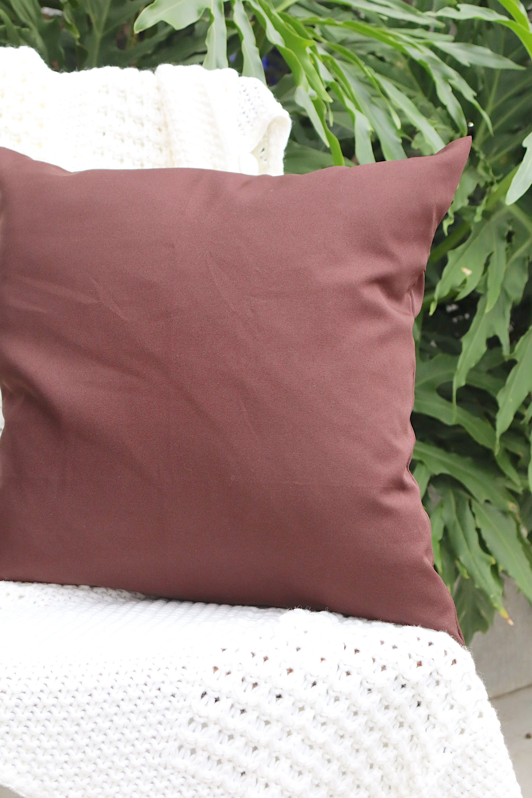 Capa de Almofada Oxford Lisa Marrom 65x65