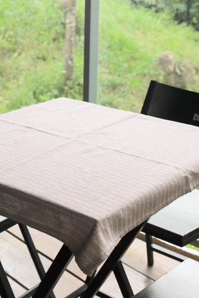 Toalha de Mesa Quadrada Listrada Nude 0,70x0,70m