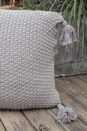 Capa de Almofada Pompom Decorativa Trico Cinza 45x45cm