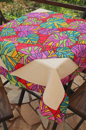 Toalha de Mesa com Barra de Chita Vermelha Colorida Geométrica com Composê 1,5mx1,5m