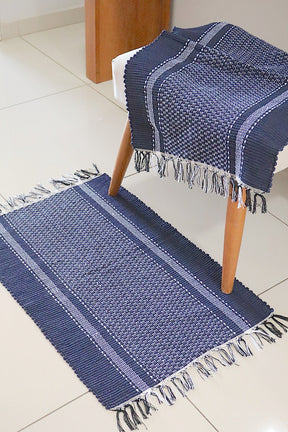 Par de Tapete de Malha Moldura Azul Marinho