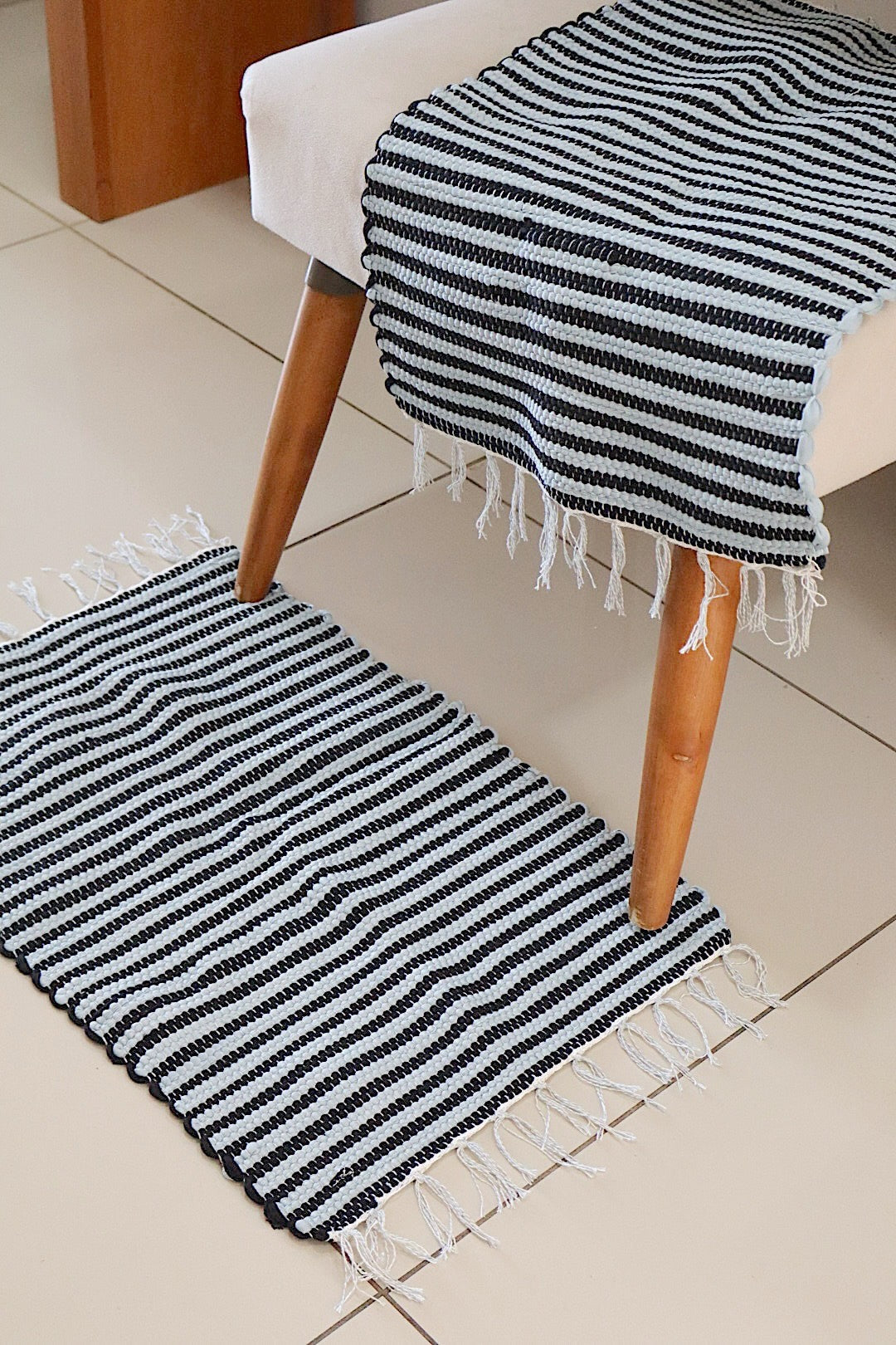 Par de Tapete Zebrinha Mini Cinza e Preto