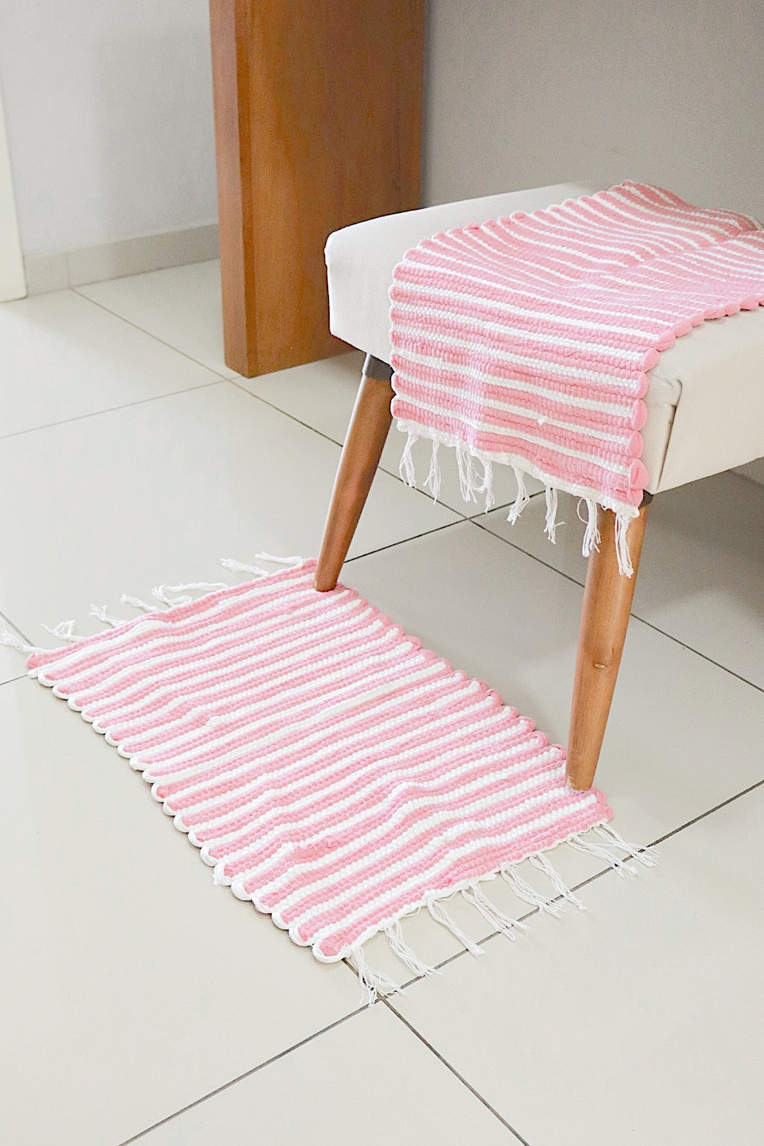 Par de Tapete Zebrinha Mini Rosa e Branco