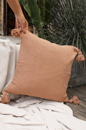 Capa de Almofada Boho Escama com Pompom Lisa Marrom Claro 45x45