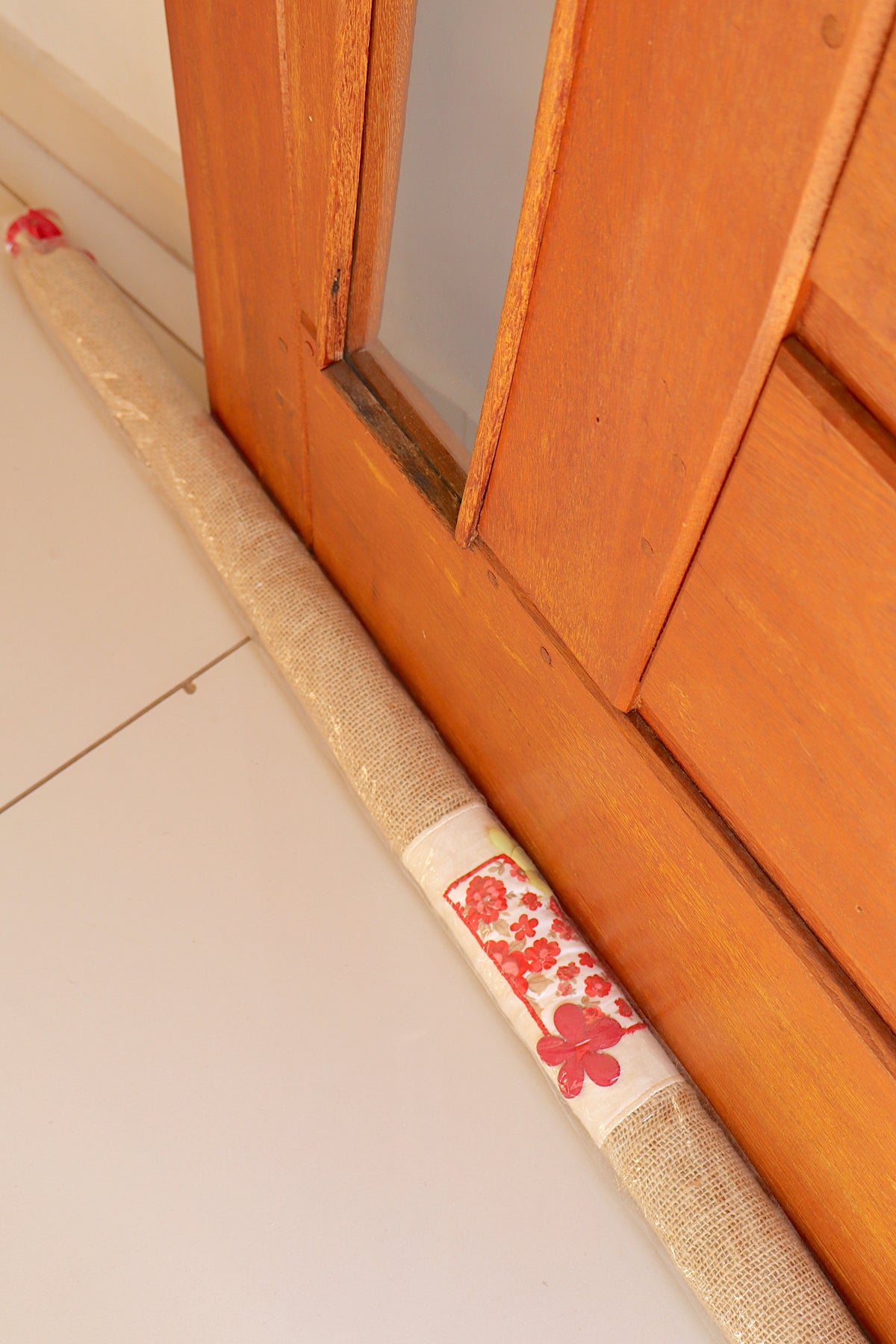 Peso Porta Cobra Juta Vermelho e Branco 120cm
