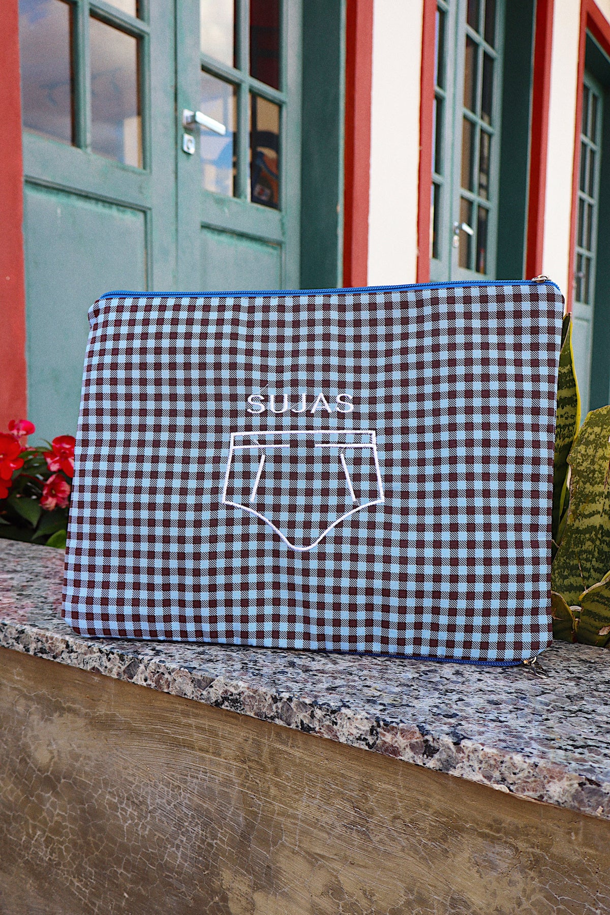 Necessaire Porta Cueca Limpinha Sujinha G Xadrez Azul e Preto