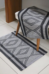 Tapete 46X67cm Egito Preto