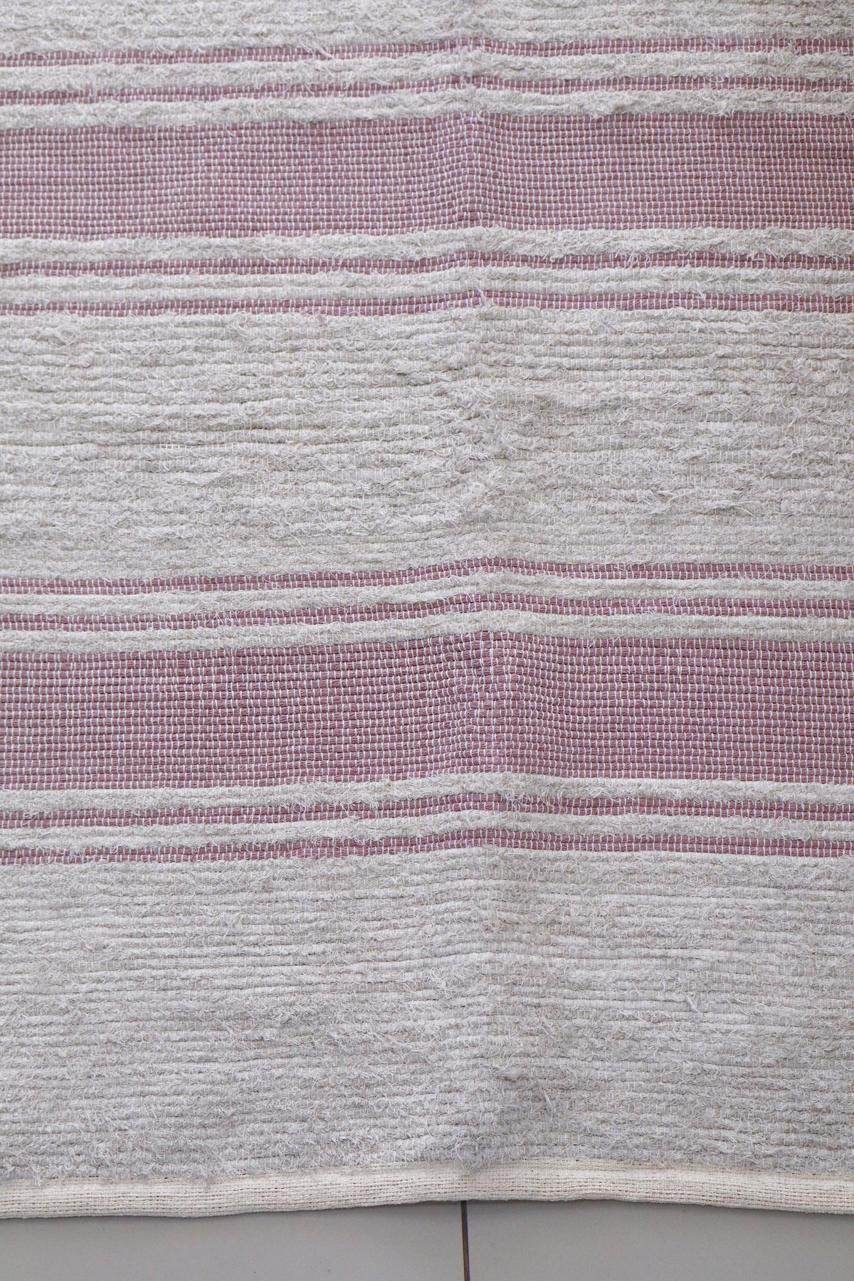 Tapete Algodão Bordado Listrado Rosê/Rosa Seco 1,50x2,00m