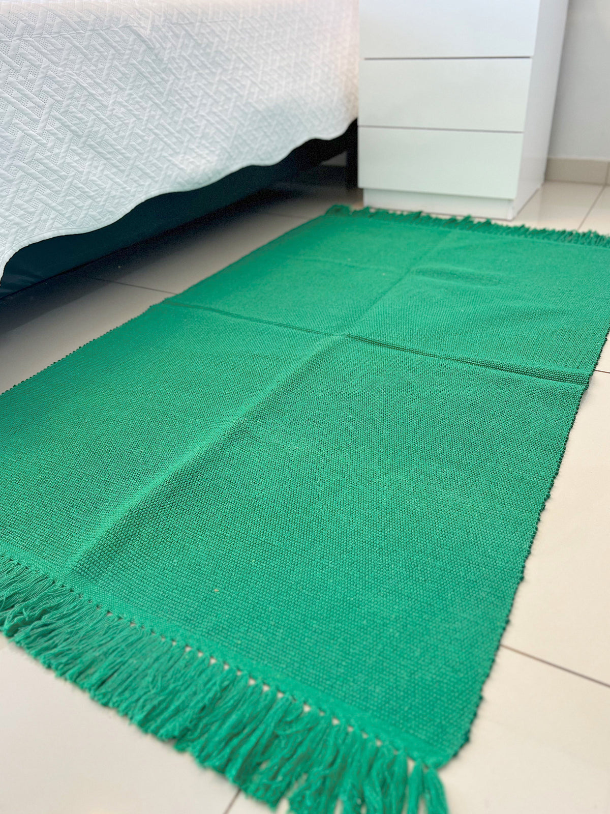 Tapete Médio Linha Verde Liso Com Franja 0,80x1,50m