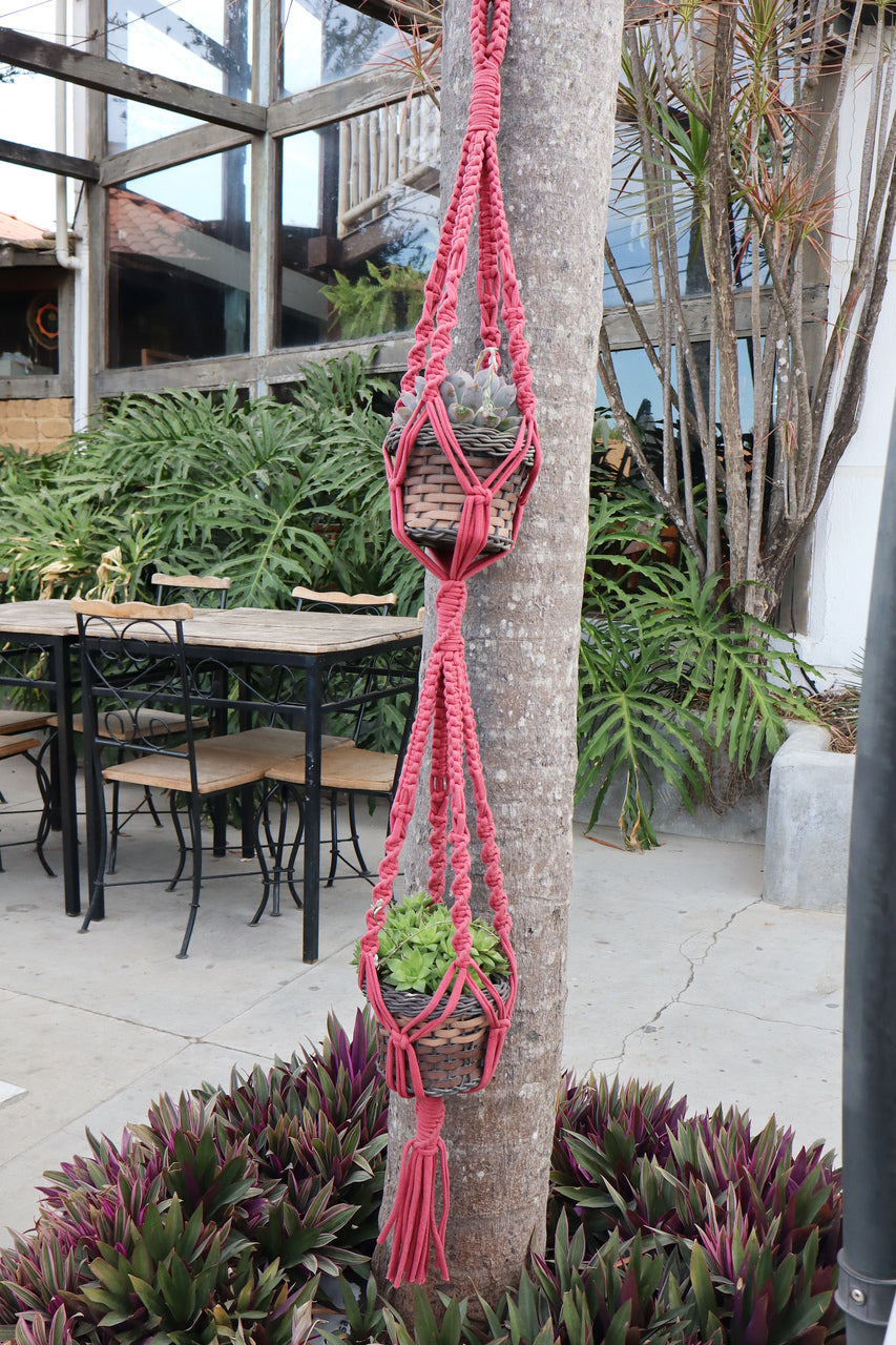 Suporte de Planta em Macramê Malha Duplo Vermelho